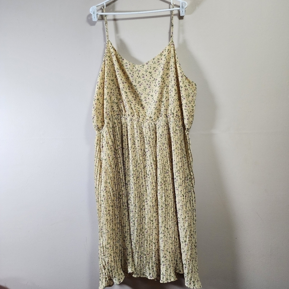 Hayden floral sleeveless pleated midi yellow dress,purple flowers & green leaves